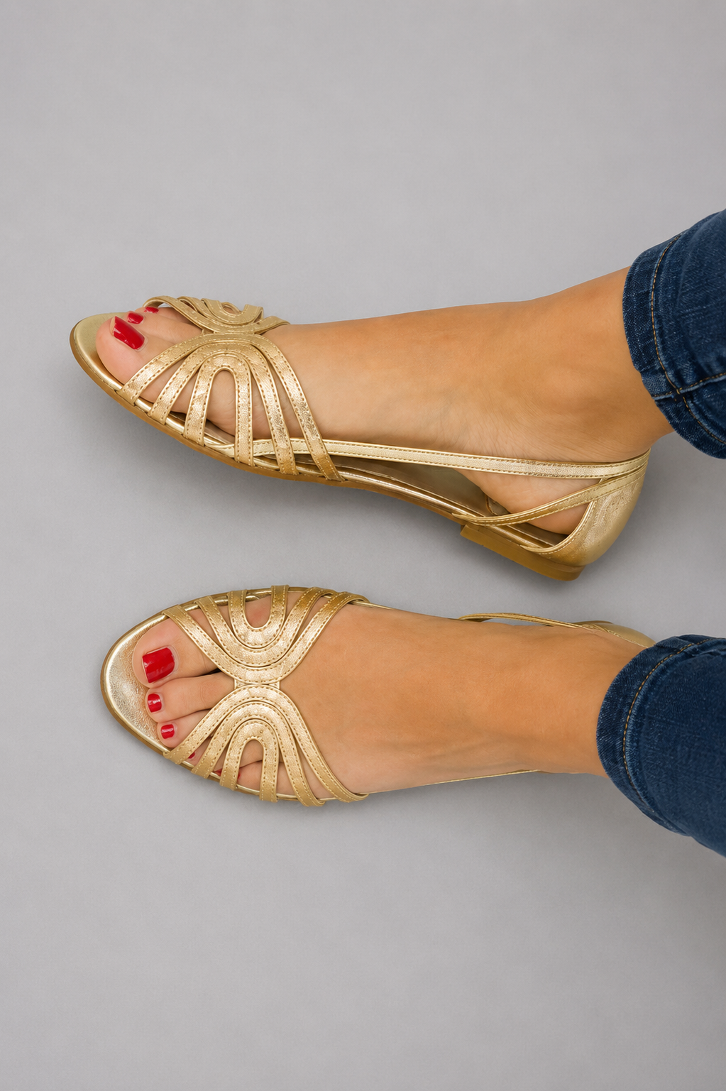 Women's Elegant Flat Sandals with Delicate Gold Straps