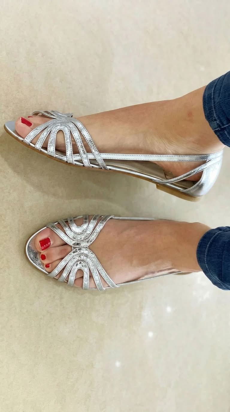 Women's Elegant Flat Sandals with Delicate Gold Straps