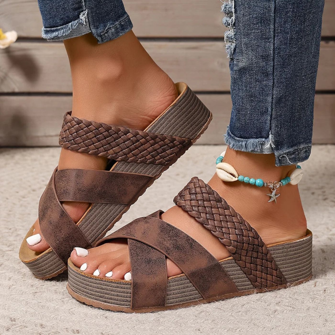 Women's Flat Sandals with Adjustable Strap and Cushioned Footbed