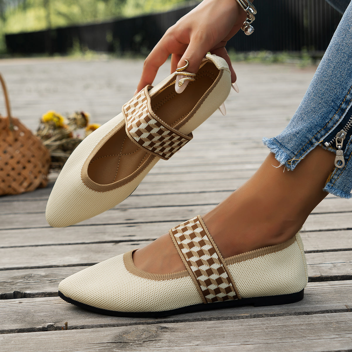 Women's Knit Pointed Toe Ballet Flats with Non-Slip Sole