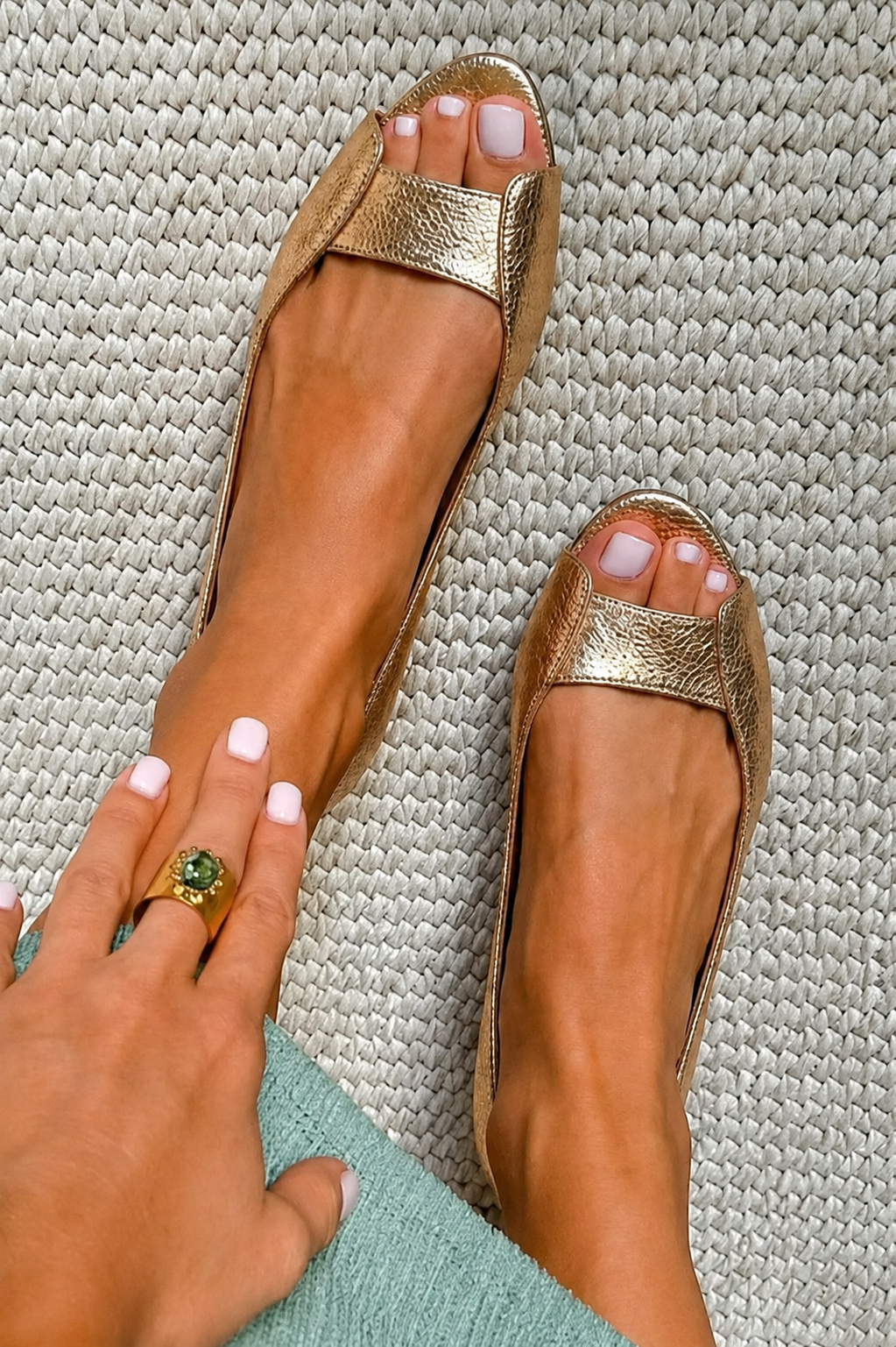Women's Open Toe Flat Sandals with Gold-Tone Detail