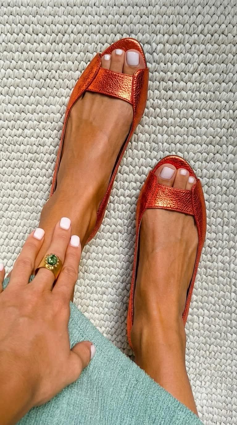 Women's Open Toe Flat Sandals with Gold-Tone Detail