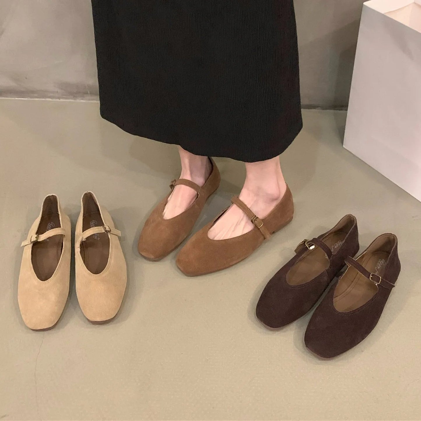 Women's Slip-On Flat Shoes with Round Toe Design